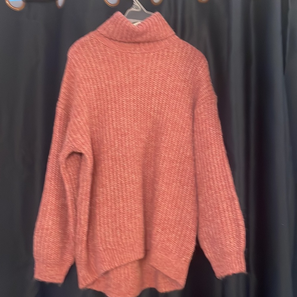 🆕 Old Navy Pink Tunic-Length Turtleneck Sweater